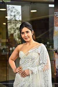 Raashi Khanna at Ustaad Bhagat Singh Pressmeet, HD Gallery 