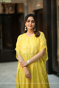 Reba Monica John at Mrithyunjay Movie Pressmeet, HD Gallery 