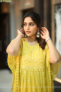 Reba Monica John at Mrithyunjay Movie Pressmeet, HD Gallery 