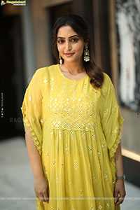 Reba Monica John at Mrithyunjay Movie Pressmeet, HD Gallery 