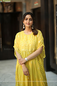 Reba Monica John at Mrithyunjay Movie Pressmeet, HD Gallery 