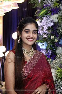 Sindhu Dunna Glam stills in Red Saree, HD Gallery