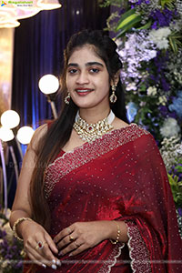 Sindhu Dunna Glam stills in Red Saree, HD Gallery