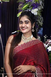 Sindhu Dunna Glam stills in Red Saree, HD Gallery