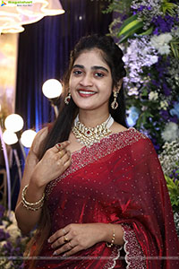 Sindhu Dunna Glam stills in Red Saree, HD Gallery
