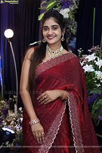 Sindhu Dunna Glam stills in Red Saree, HD Gallery