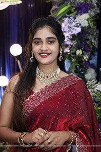 Sindhu Dunna Glam stills in Red Saree, HD Gallery