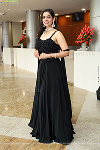 Swetha Kanduri Stills in Black Dress, HD Gallery