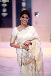 Varalaxmi Sarathkumar at Saraswathi Movie Pre Release Event