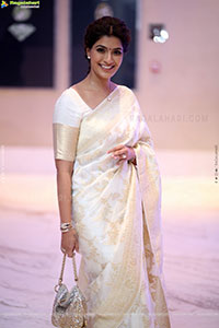 Varalaxmi Sarathkumar at Saraswathi Movie Pre Release Event