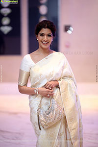 Varalaxmi Sarathkumar at Saraswathi Movie Pre Release Event