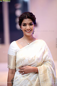 Varalaxmi Sarathkumar at Saraswathi Movie Pre Release Event