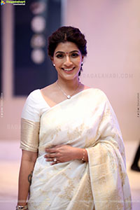 Varalaxmi Sarathkumar at Saraswathi Movie Pre Release Event