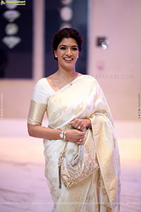 Varalaxmi Sarathkumar at Saraswathi Movie Pre Release Event