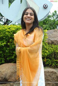 Aksha at Yuvatha Muhurat