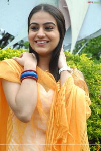 Aksha at Yuvatha Muhurat