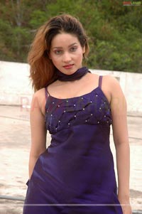Item Girl Anu Sharma Sexy Poses
