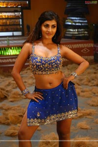 Kausha in Blade Babji