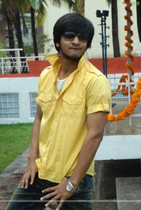 Nikhil at Yuvatha Muhurat