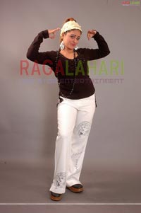 Ravithreyeni Chowdary Photo Session