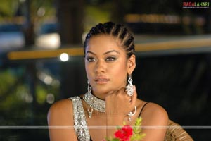 Mumaith Khan Spicy Stills from Target