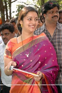 Renu Desai at Anjaneyulu Muhurat