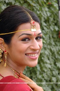 Sradha Das at Adhinetha Sets