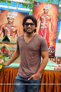 Allu Arjun Photo Gallery at Varudu Press Meet