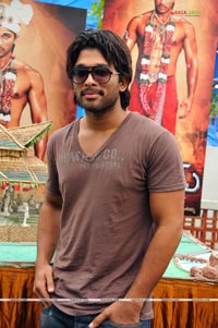 Allu Arjun Photo Gallery at Varudu Press Meet