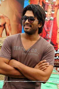 Allu Arjun Photo Gallery at Varudu Press Meet