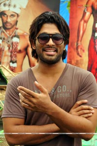 Allu Arjun Photo Gallery at Varudu Press Meet