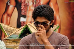 Allu Arjun Photo Gallery at Varudu Press Meet