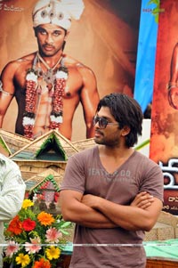 Allu Arjun Photo Gallery at Varudu Press Meet