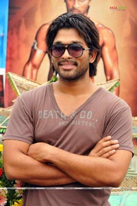 Allu Arjun Photo Gallery at Varudu Press Meet