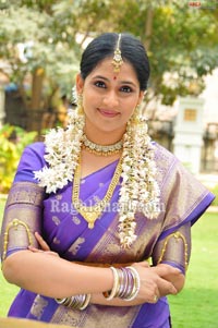 Anchor Bhargavi Photo Gallery