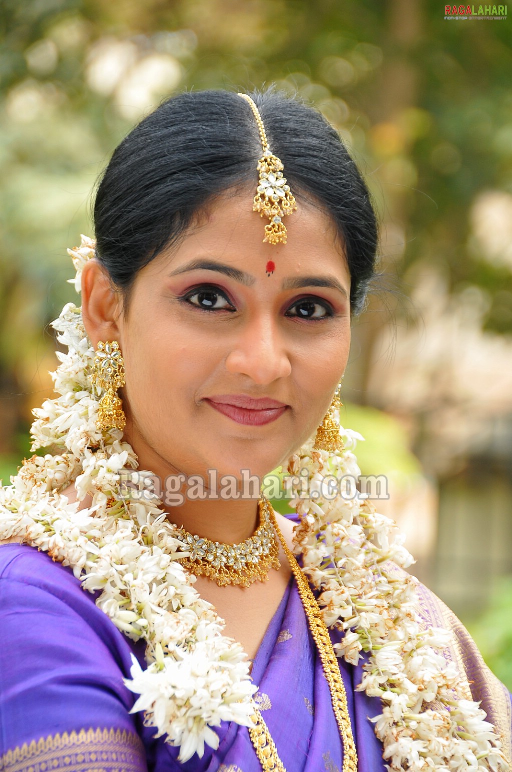 Anchor Bhargavi