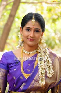 Anchor Bhargavi Photo Gallery