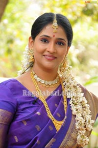 Anchor Bhargavi Photo Gallery