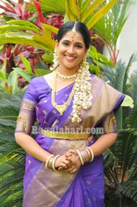 Anchor Bhargavi Photo Gallery