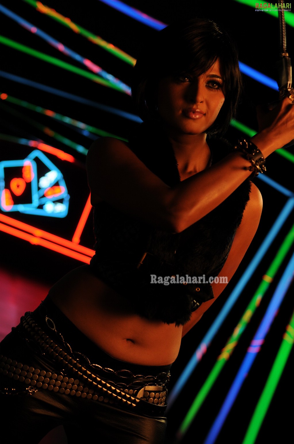 Anushka Shetty Kedi Movie Stills, HD Gallery, Images