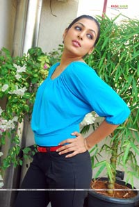 Padma Priya Photo Gallery