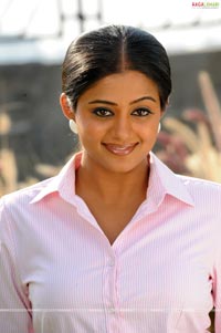 Priyamani Photo Gallery from Saadhyam