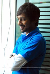 Varun Sandesh Photo Gallery at Marocharitra Press Meet