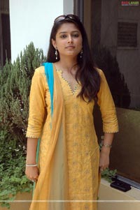 Aakanksha at Idhee Asalu Katha Press Meet