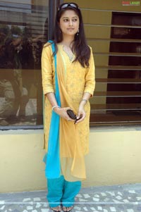 Aakanksha at Idhee Asalu Katha Press Meet