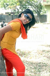 Aarthi at One Sets