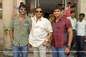 Bujjigadu Preview Show for Mohan Babu Family