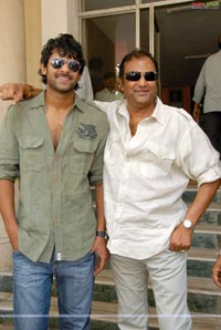 Bujjigadu Preview Show for Mohan Babu Family