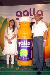 Nagarjuna & Shriya at Galla Thick Mango Nectar Launch