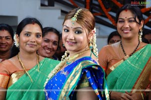Rajasekhar, Aarti Agarwal, Meera Jasmine